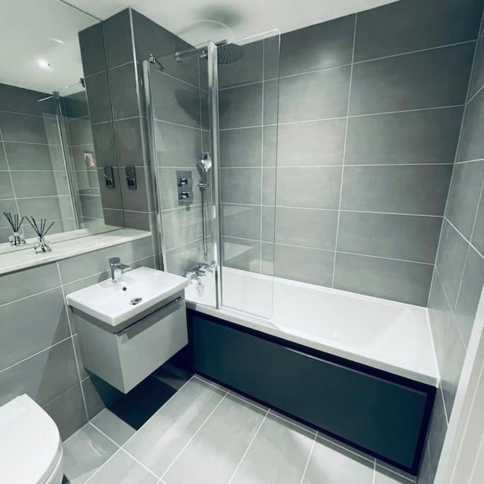 New One Bedroom Luxury Apartment In Solihull Kültér fotó