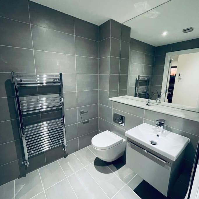 New One Bedroom Luxury Apartment In Solihull Kültér fotó